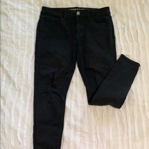 Black American eagle ripped at the knee jeans